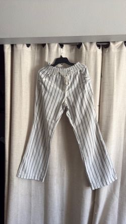 Woman’s Gray / White Striped Pants / Size L