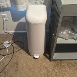 Diaper Genie Signature With Extra Roll Of Bags 