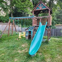 Free Playground, Swing Set, Slide 