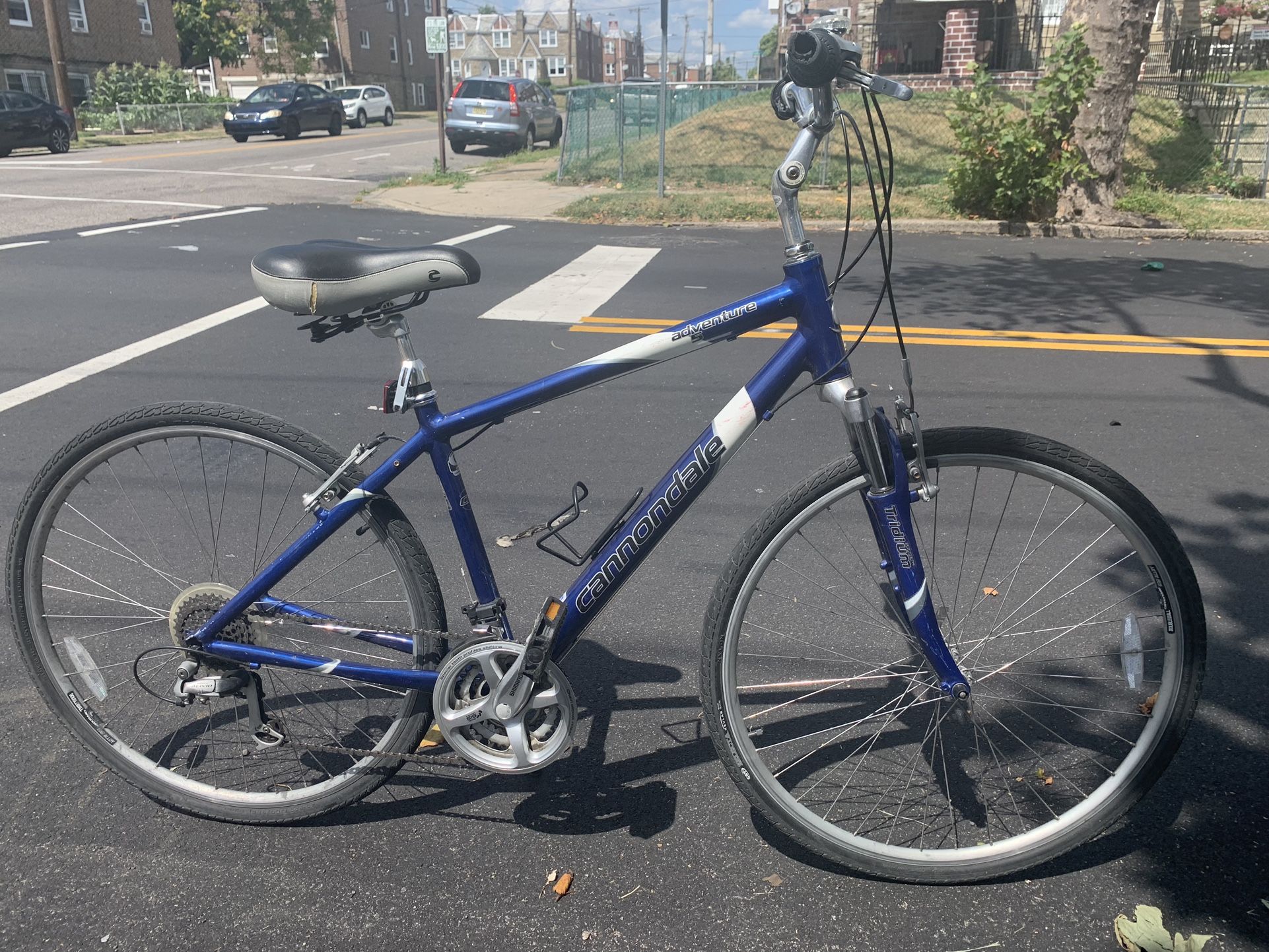 2021 Cannondale 24 - Speed Hybrid Bicycle $250