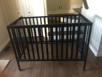 Black baby crib