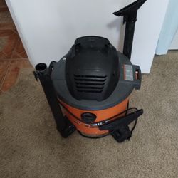 Ridgid 9 Gallon Shop Vac 