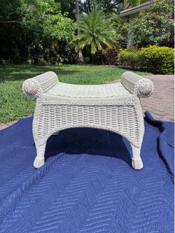 Vintage 1990s Pier 1 wicker stool bench