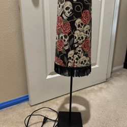 Skull and roses Lamp