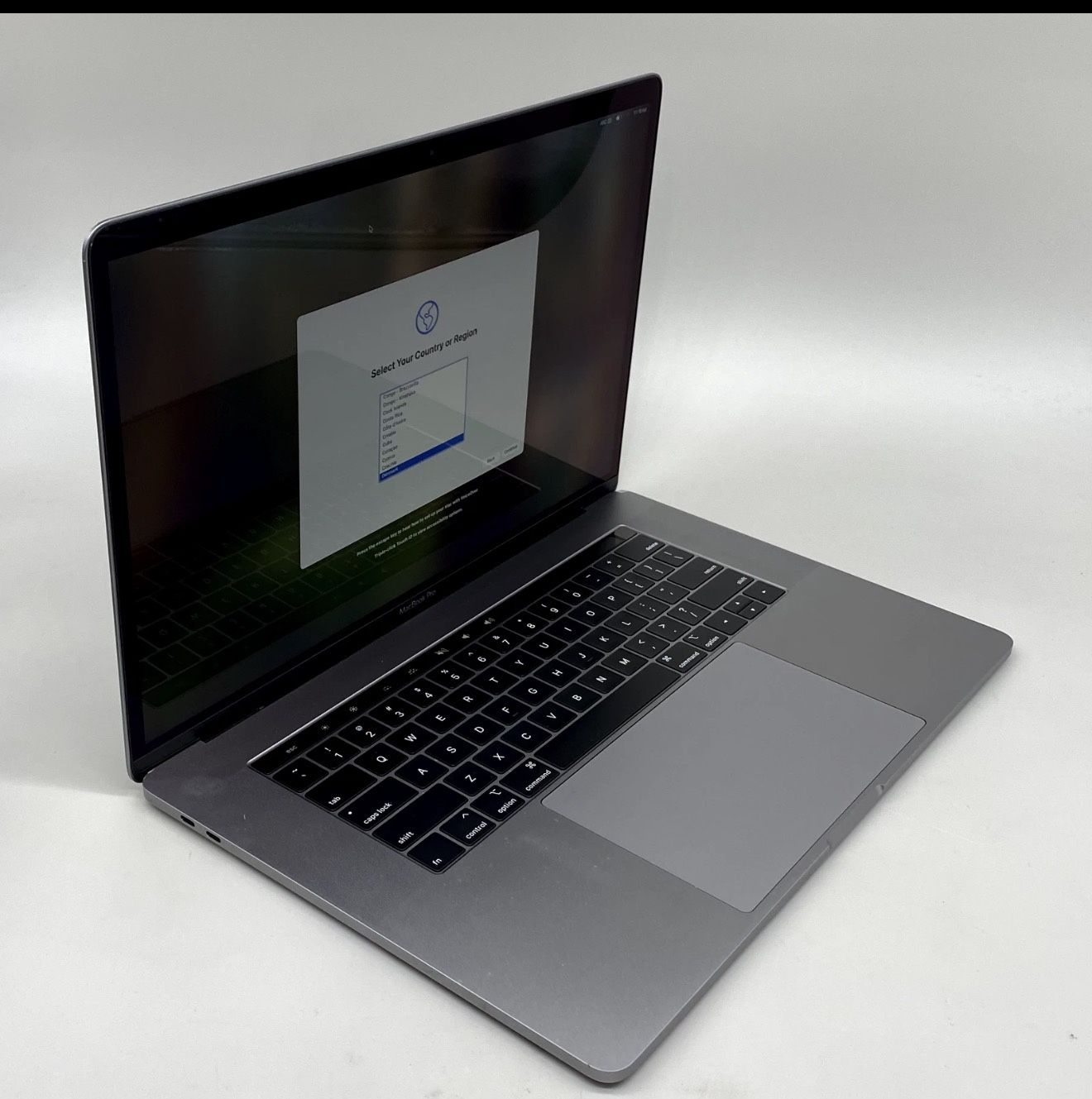 15” MacBook Pro i7