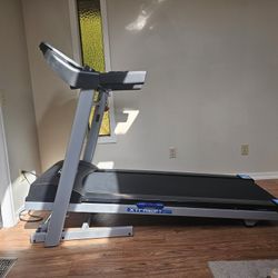 Gym Quality Xterra TRX3500 Treadmill