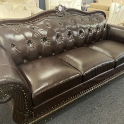 94”European sofa，$650