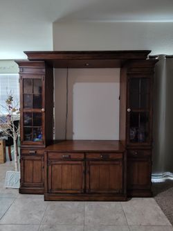 WOOD TV STAND/CONSOLE lights drawers windows