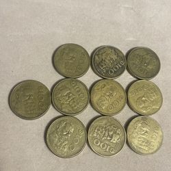 Tengo 10 monedas de 100 pesos de colección de bronce de diferentes años  valen mucho más, Dinero solo pido $40 por las 10 monedas, precio firme.
