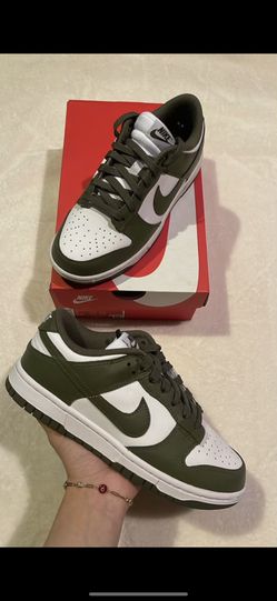 Nike Dunk Low ‘ Medium Olive ‘