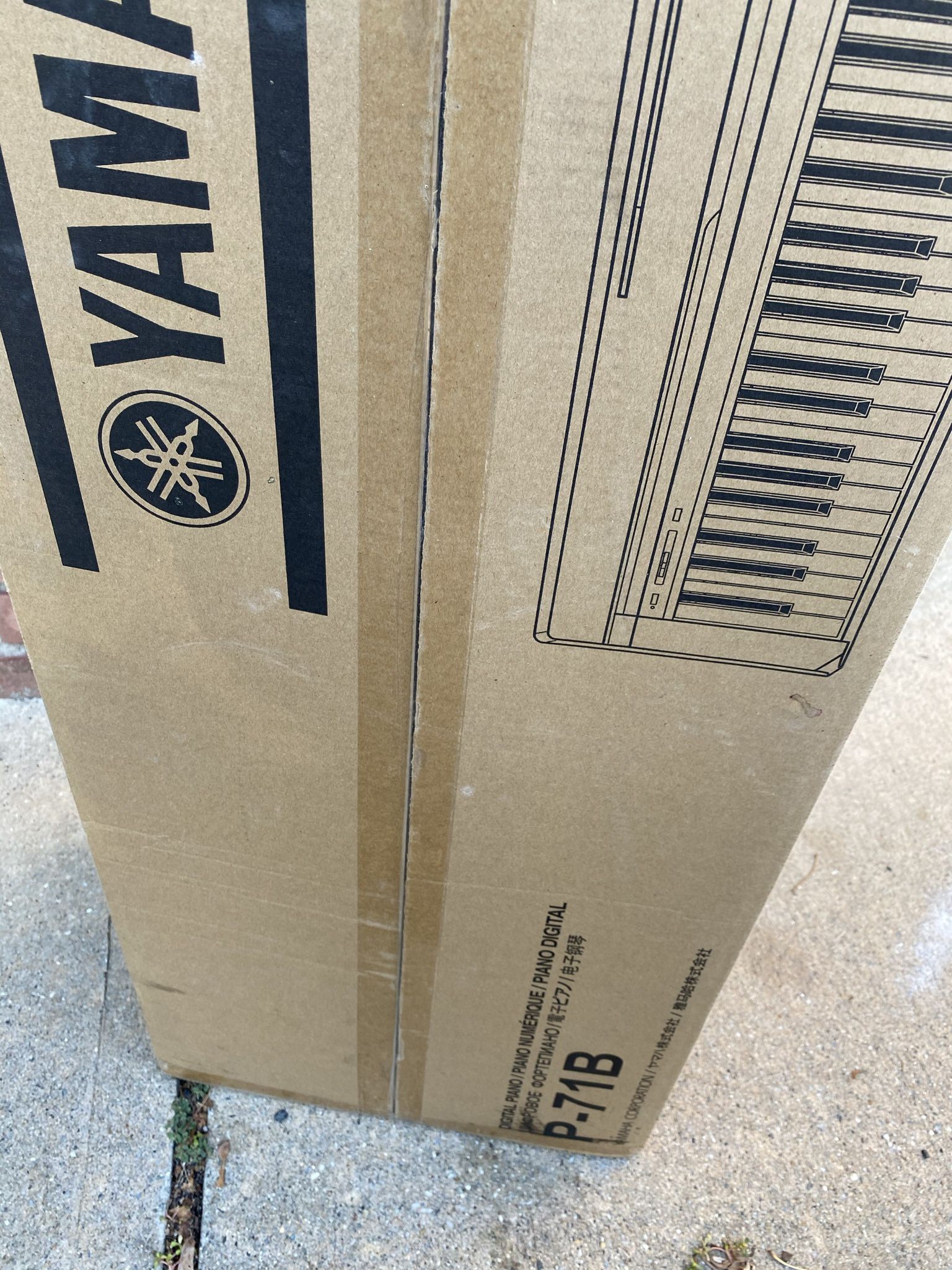 YAMAHA P71 88-Key Weighted Action Digital Piano With Sustain Pedal And Power Supply (Amazon-Exclusive)