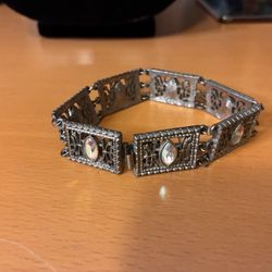 Costume Jewelry- Bracelet 