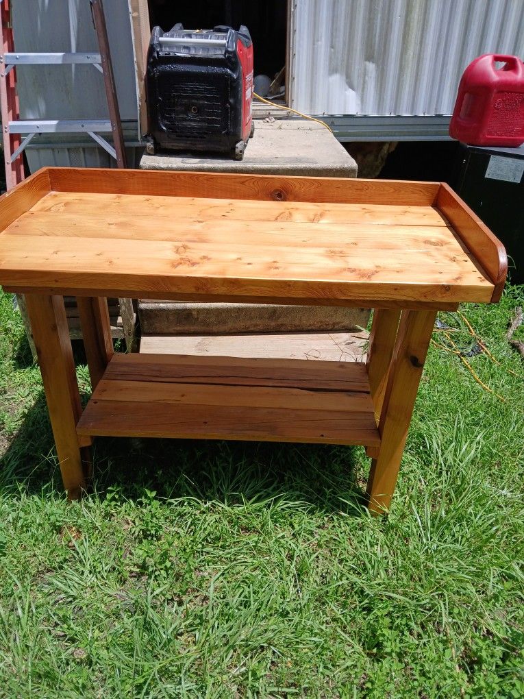 Cypress Table