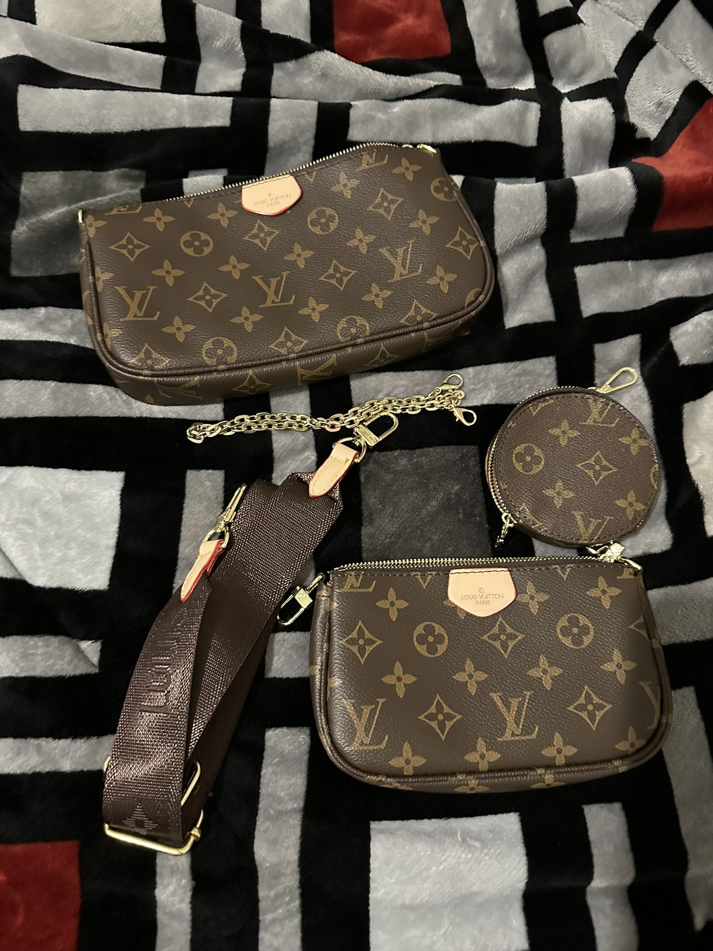 Louis Vuitton Multi Pochette Accessoires Shoulder Bag 