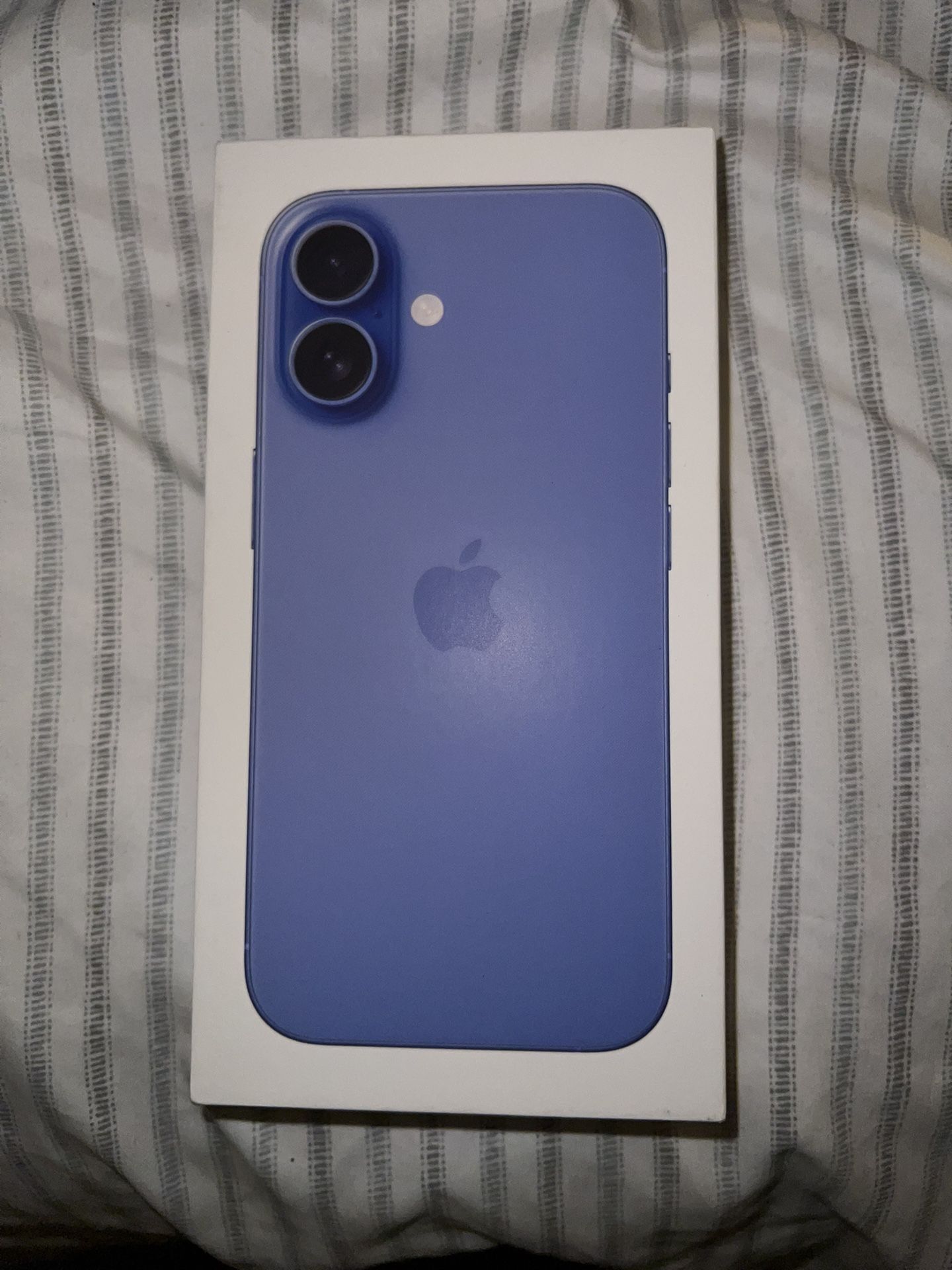 iPhone 16 (Total Wireless)