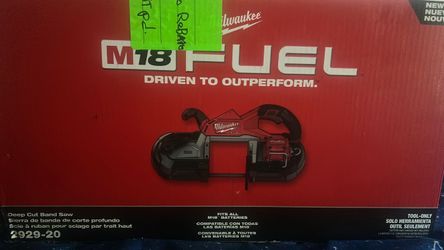 Milwaukee M18 fuel band saw
