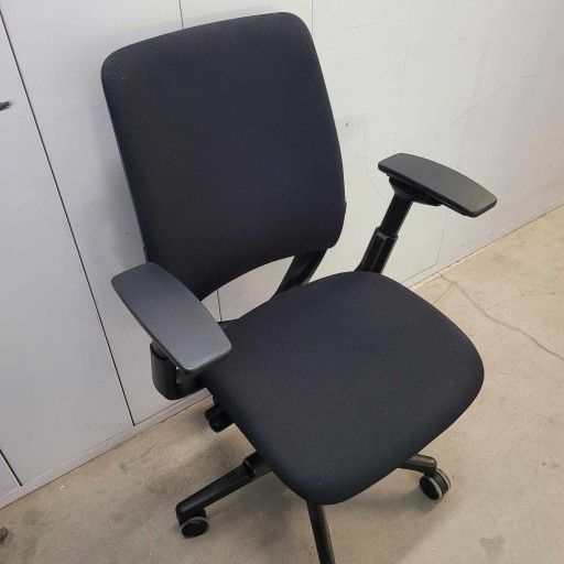 Steelcase Amia Ergonomic Task Chair In Good Conditions