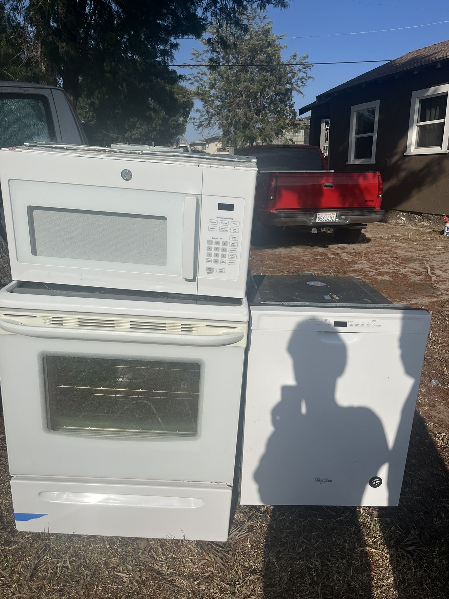 Fridge Electric Stove Microwave And Dishwasher