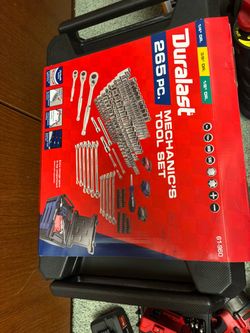 NEW Duralast Socket Wrench Kit