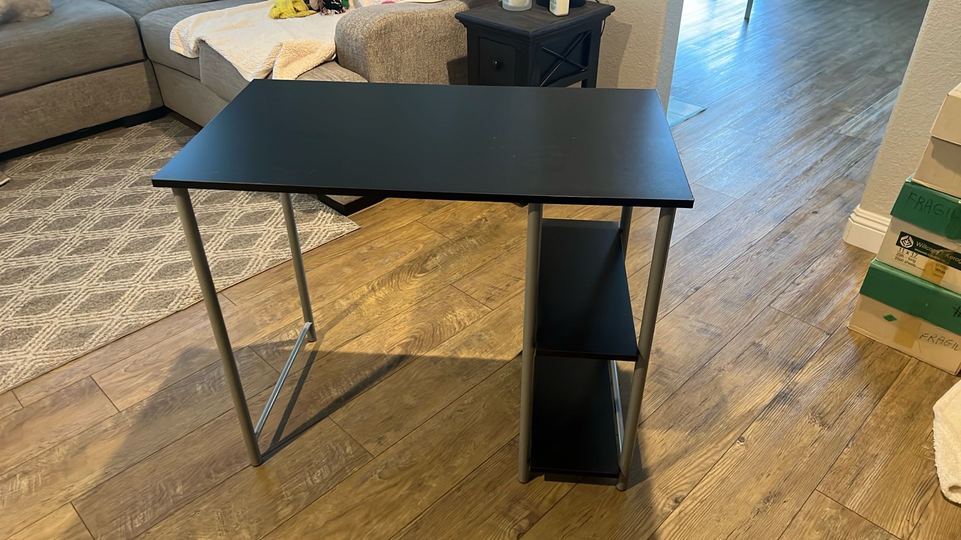 Black Desk