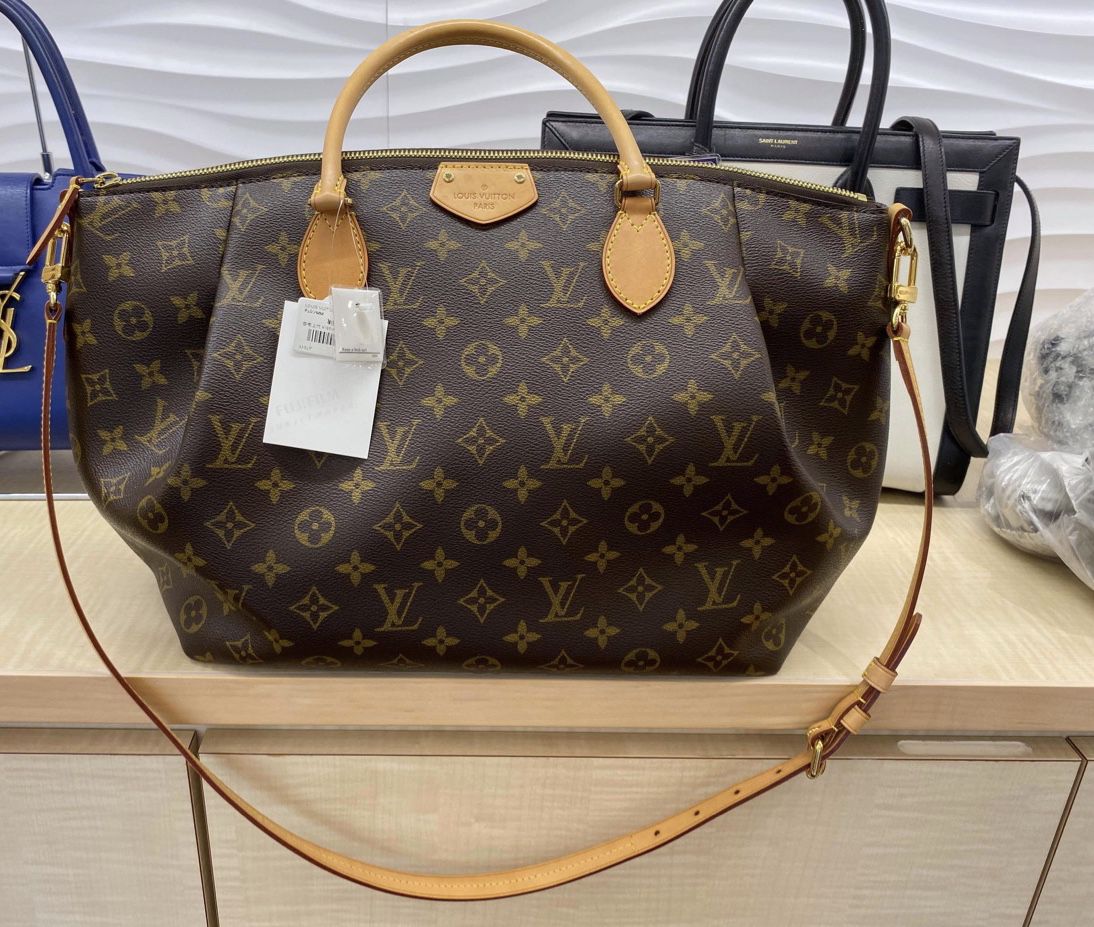 Louis Vuitton Bag (Authentic )