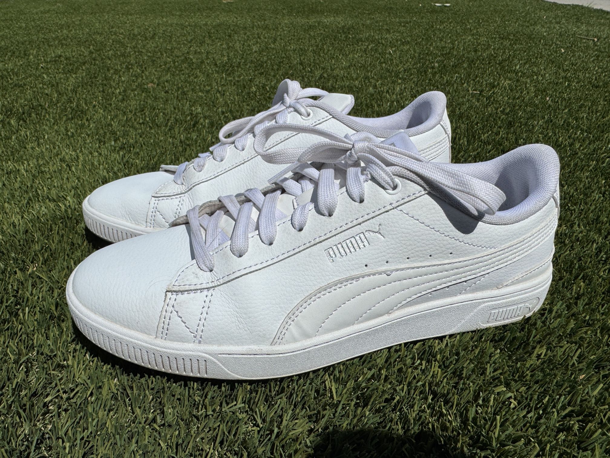 Women’s Size 10 Puma Vikky Leather Sneaker