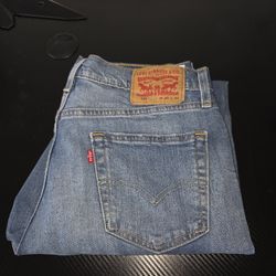 541 Levi Jeans  30W - 32L 