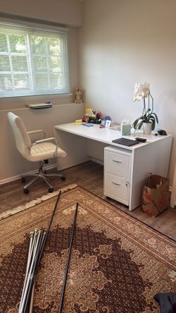 Modern White Office  Desk And Chair