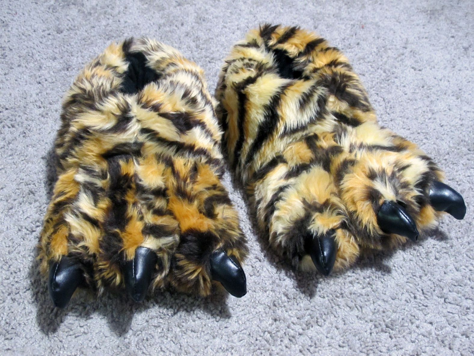 Tiger Paws Feet Slippers Adult L/XL Animal Halloween Costume