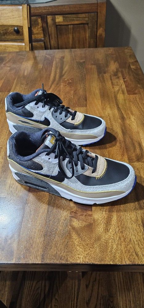 Nike Shoes - Air Max 90