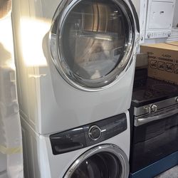 Electrolux Frontload Washer and Gas Dryer Set