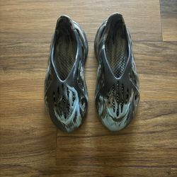 Yeezy Foam Runner (MX Cinder) Size 11 (Men’s) 