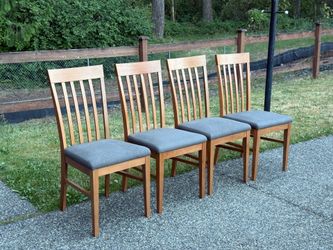 Modern Dania chair set of 4