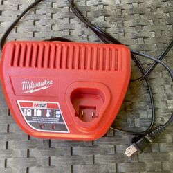 Milwauke M12 Battery Charger