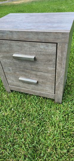 2-Drawer Nightstand Gray Wood Finish