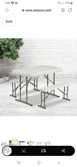 New in box table with 2 bench