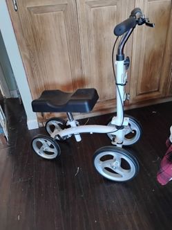 Knee scooter