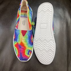 Toms Shoes Size 6