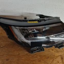 23-25 Land Rover Range Rover Front Right passenger Side LED Headlight OEM