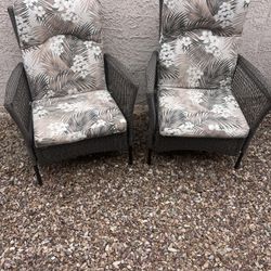 2 Brown Wicker Outdoor Lounge Chair, Patio Chairs with Tropical Cushions