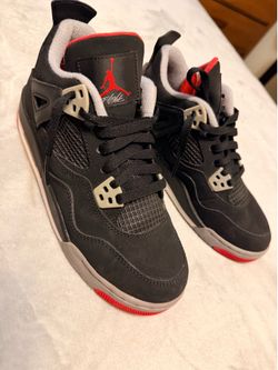 Air Jordan 4 RETRO (GS) size 5Y