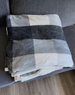 King Size Eddie Bauer Thick Fleece Comforter Blanket