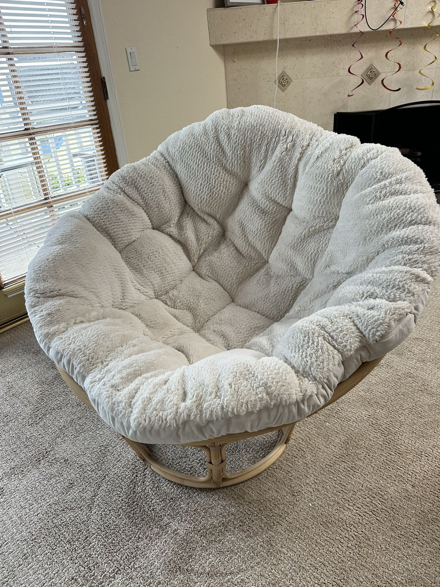Beautiful Papasan Chair & Cushion