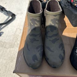 Lucky Brand Camo Rain Boots Size 6