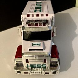 2020 Hess Ambulance Emergency Vehicle Truck Lights & Sounds