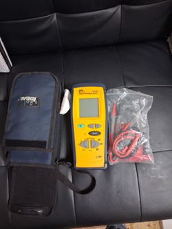 IDEAL 61-795 Digital Insulation Tester