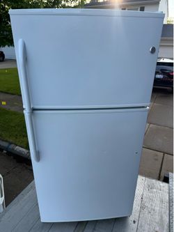 Top & bottom refrigerator