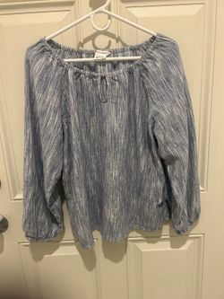 Boston Traders Blue Gray Textured Long Sleeve Blouse