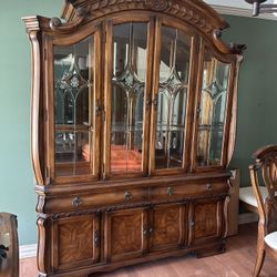 Vintage Lighted Cabinet / Hutch