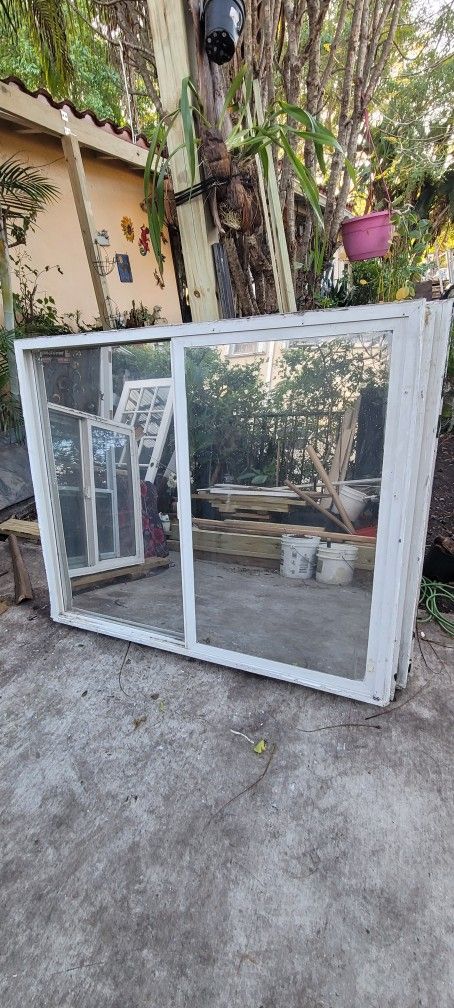 # Ventana Corrediza 53 X45